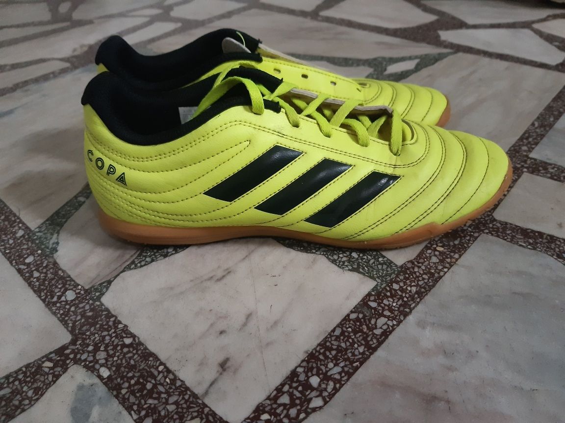 Оригинални Обувки за зала Adidas Copa номер 39.5