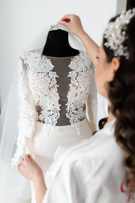 Vând rochie de mireasa + voal de 3M CADOU