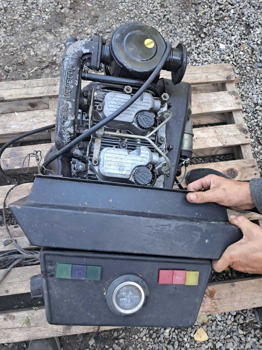 motor Ruggerini cu 2 cilindri