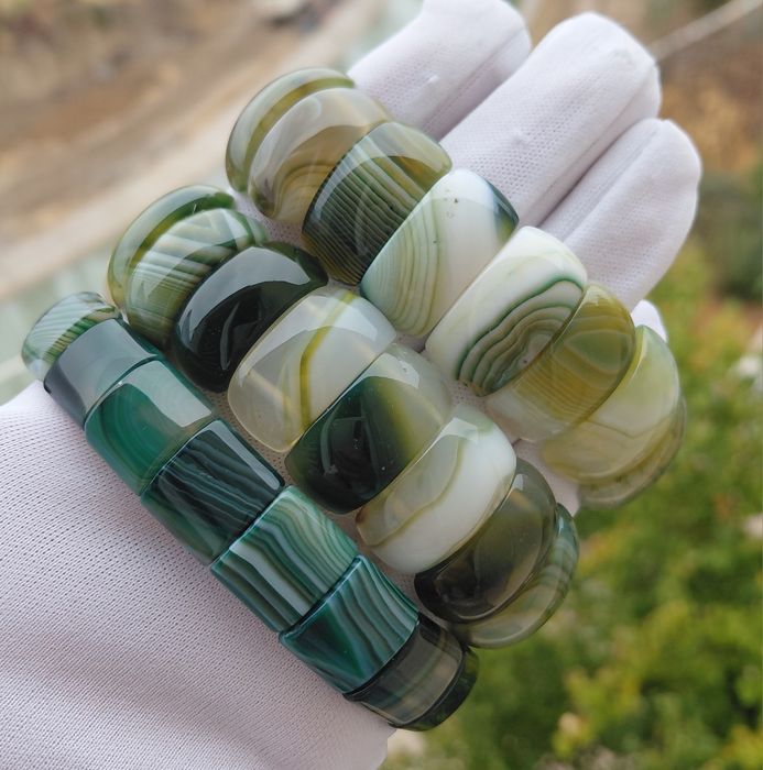 Браслеты из натуральных камней.