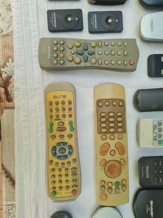 38 бр. дистанционни за продажба от колекцията ми