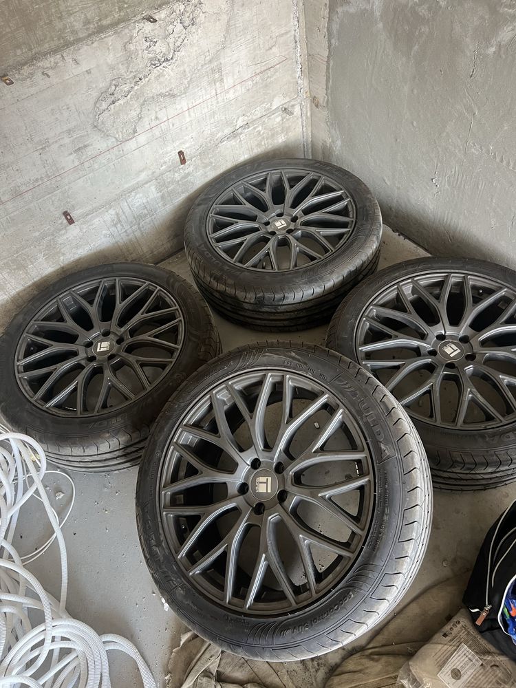 Гуми Fulda 255/45 R20 НОВИ с джанти 20*