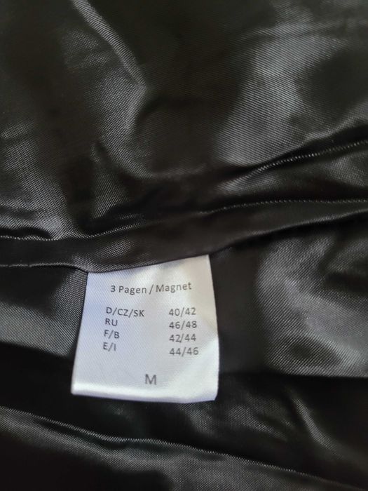 Geaca dama,marimea M, ( 40-42), usoara, călduroasă si eleganta  !