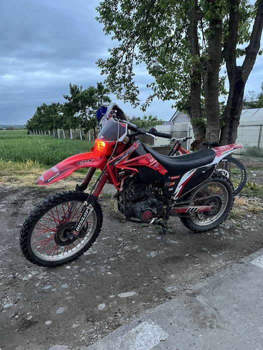 Cross 150cc.