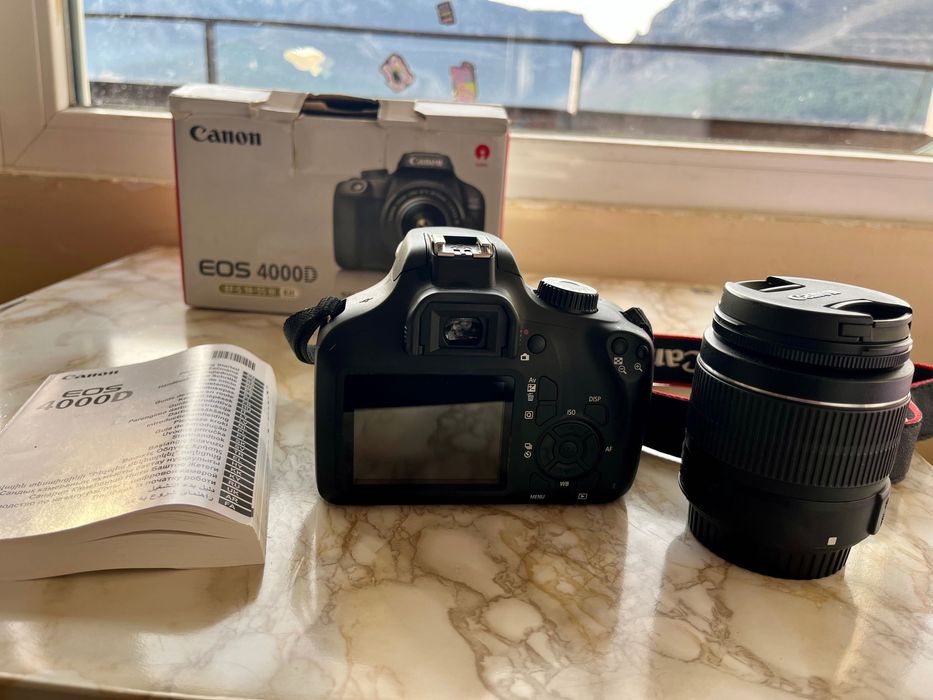 Canon EOS 4000D+обектив