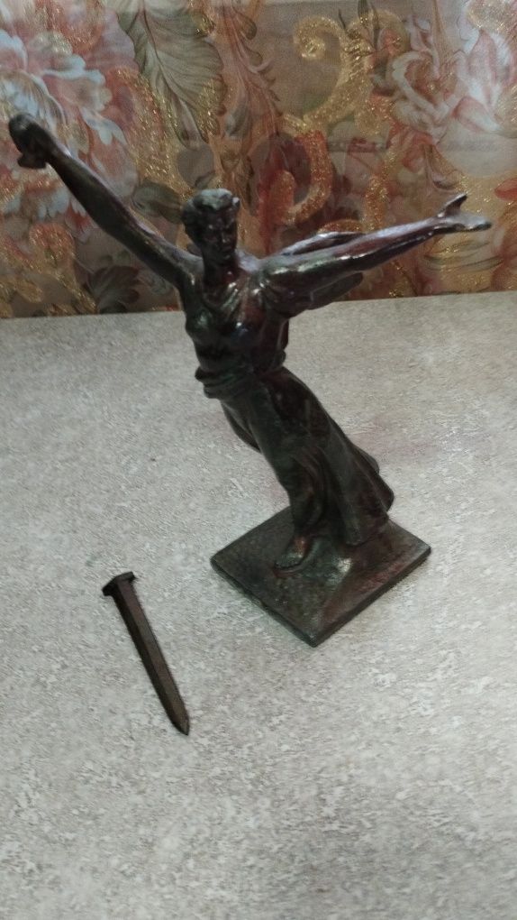 Родина Мать статуэтка советского периода меч отломился