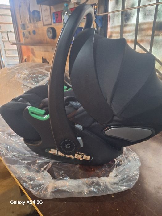 Чисто ново кошче за бебе