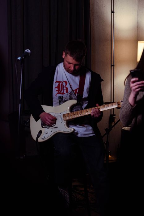 Cursuri de muzică (chitară) pentru copii pasionați la început de drum