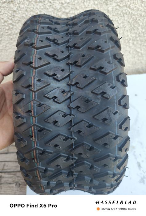 Vând cauciuc pentru tractoras de tuns iarba