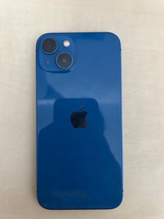 Айфон 13 синего цвета