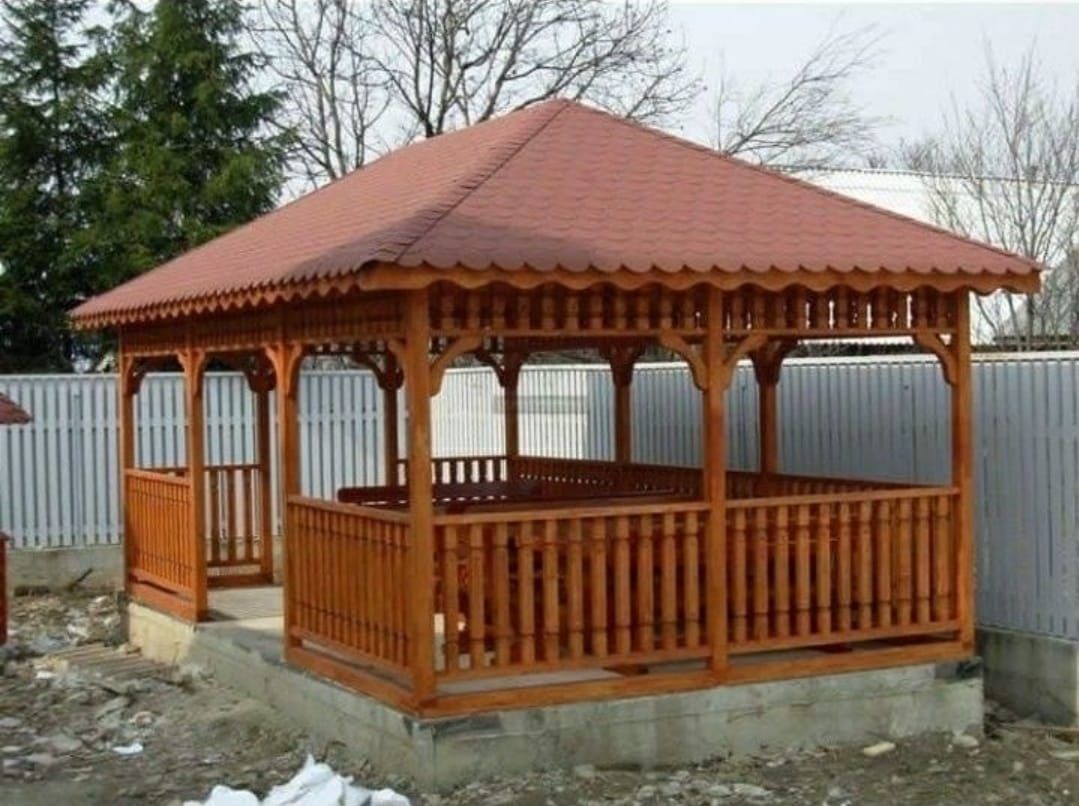 Foișor mobilier și gradina