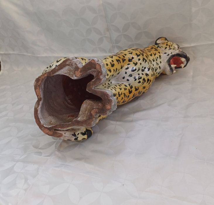 Leopard terracotta
