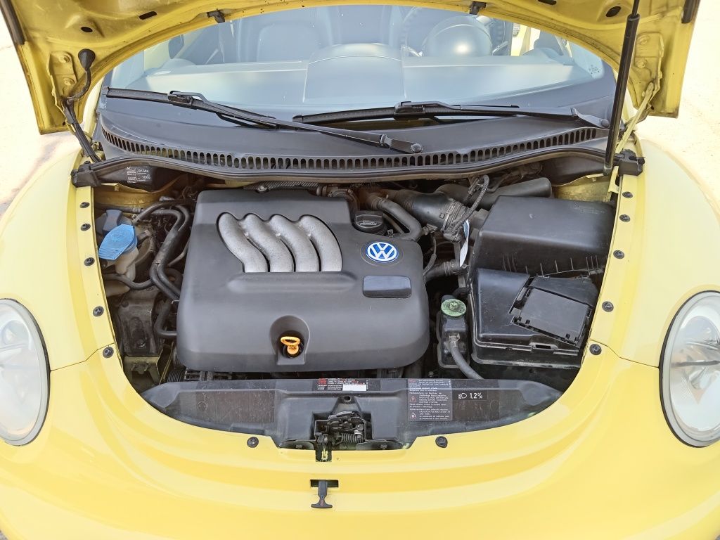 Vând Volkswagen New Beetle