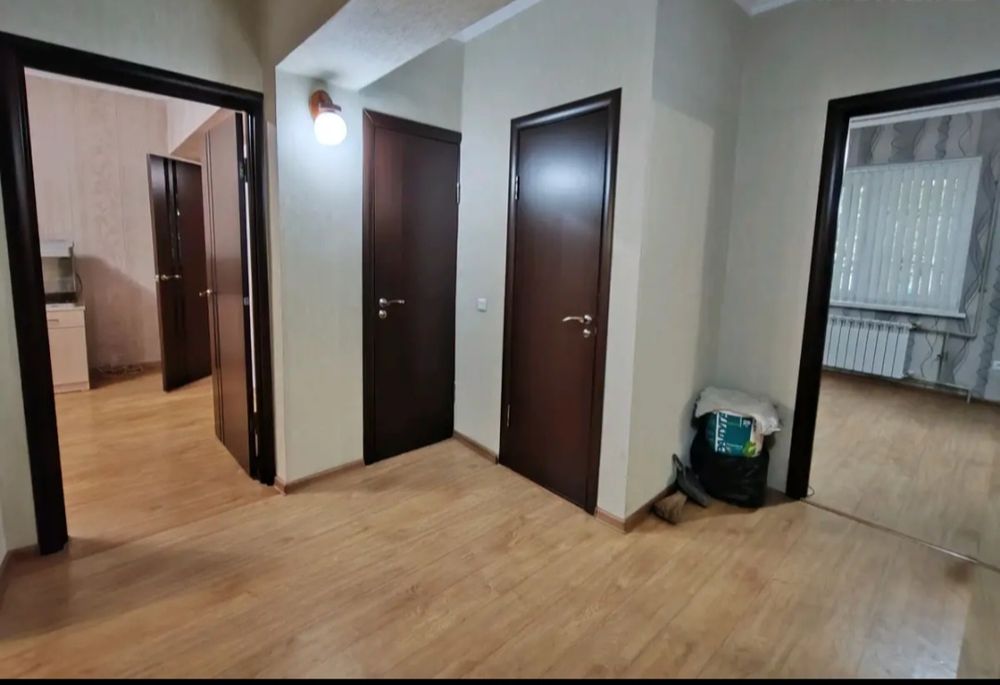 Сдаю 4х комнатную квартиру 280000тг