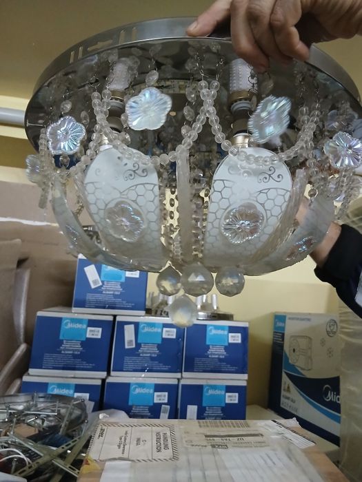 Люстра  лет лампочкали