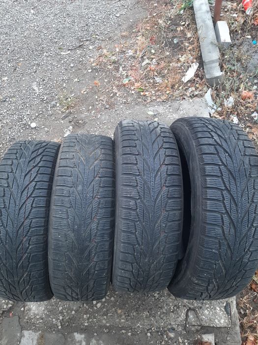 Продам шины 225/60/17 нокиа