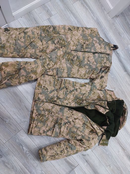 Продам бушлат и комбинезон зимние