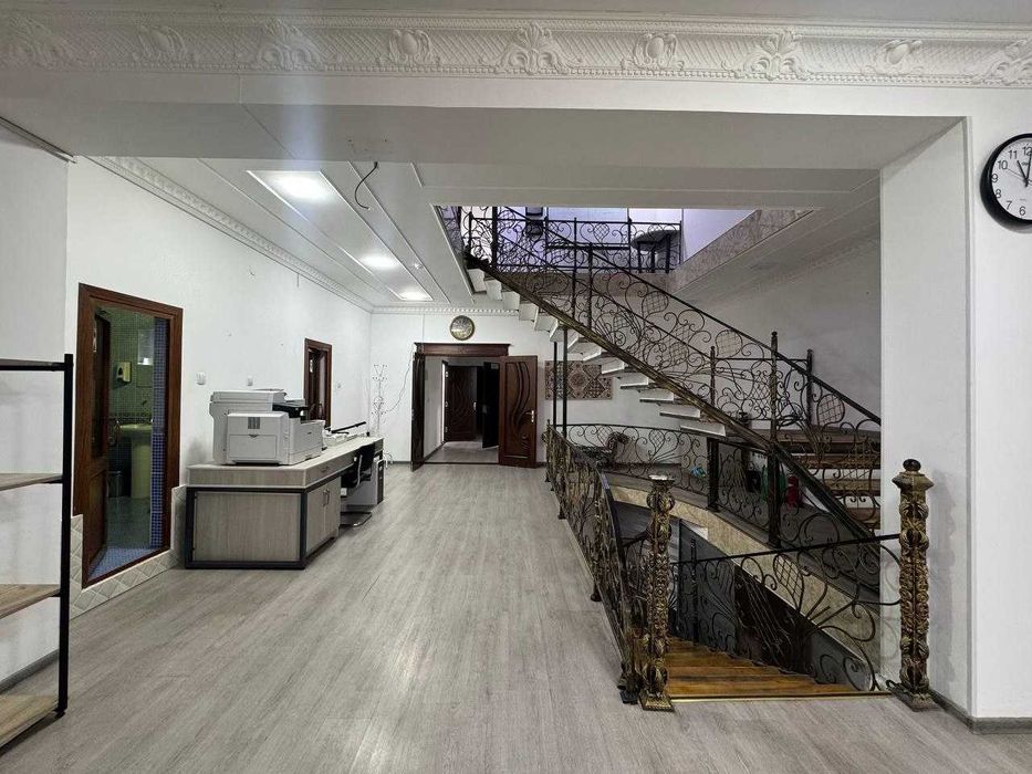 Дом под офис ул.Ивлева 7-комн 2-холла 530 м² 4 с/у евроремонт без меб