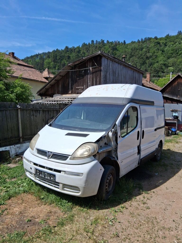 Opel vivaro an 2004