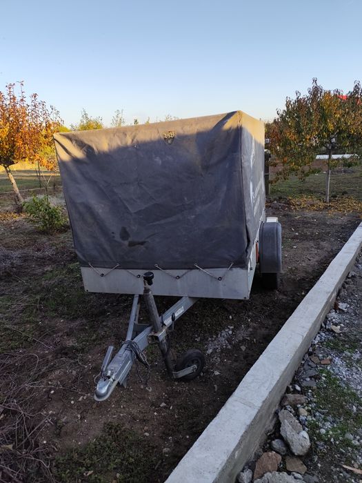 Remorcă auto 750 kg.