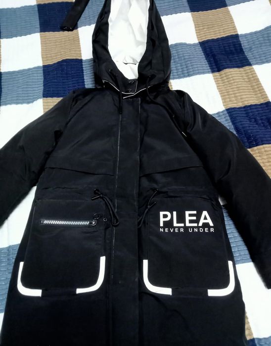 Продам куртки на девочку