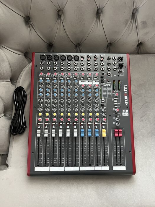 Mixer Allen Heath Zed 12FX + Flightcase