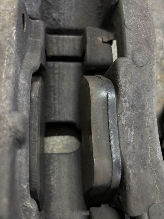 Спирачни апарати дискове и накладки BMW e60 324мм