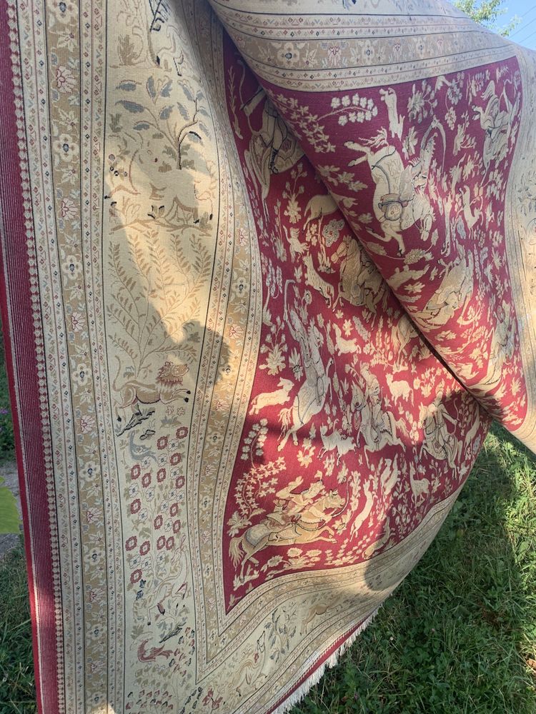 Персийски копринен килим с ловни сцени Qum