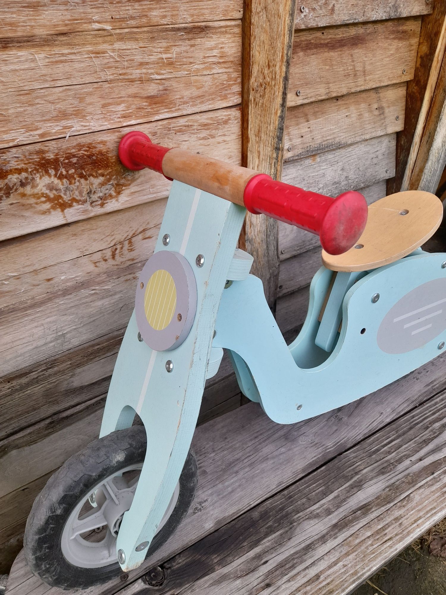 Bicicleta / scooter din lemn fără pedale pentru copii