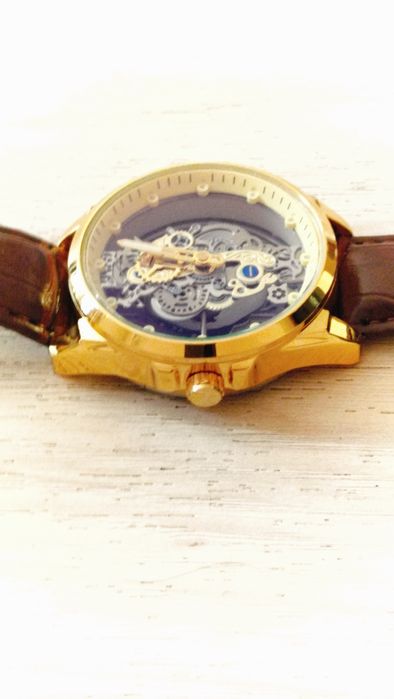 Луксозен мъжки часовник