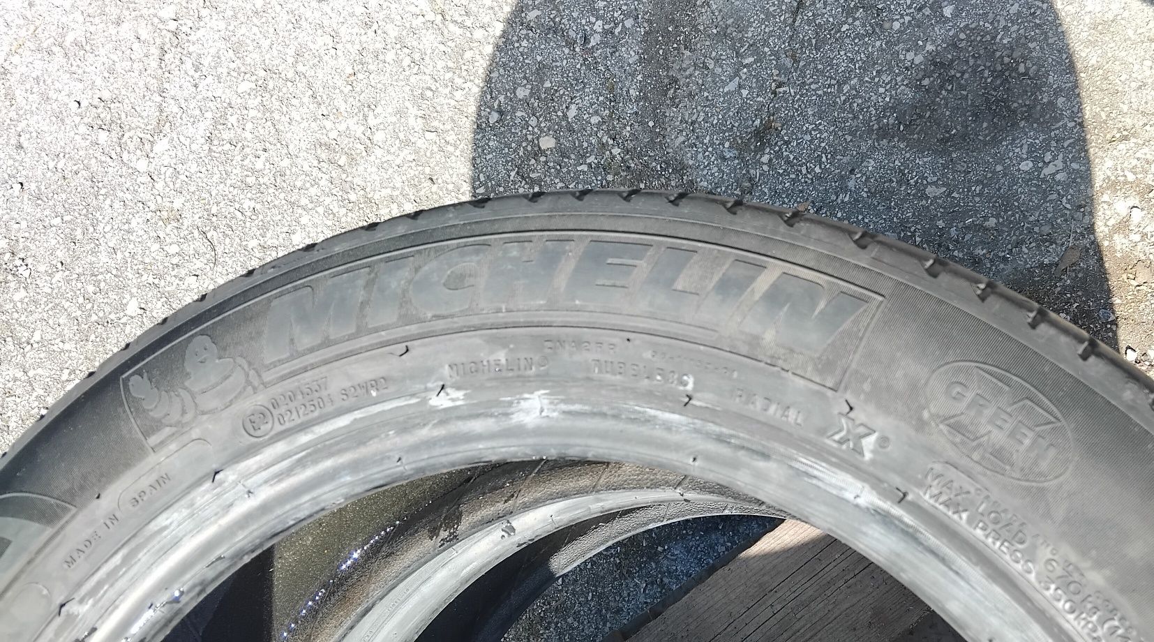 Гуми 215 55 17 Мишелин Michelin 2 броя. Нов внос. Не са нови!