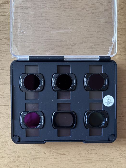 Продавам DJI Osmo Pocket 3 Creator Combo + кейс + филтри