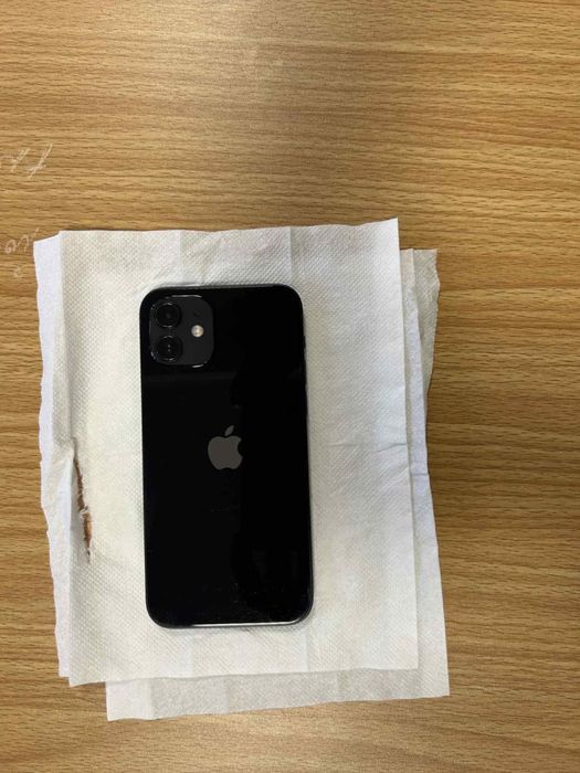 Vând iPhone 12 In stare perfecta