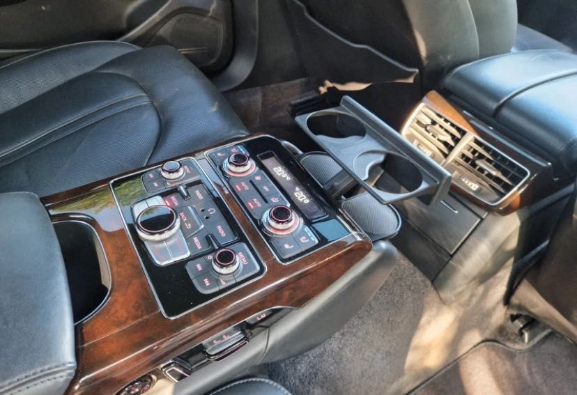 Audi A8 3.0 TDI Long/Matrix (TV)