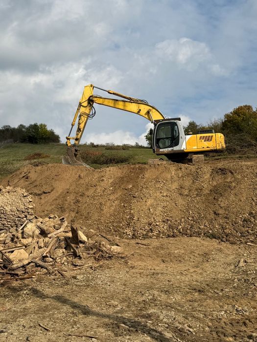 Prestari servicii de santier/ terasamente/ excavari/ nivelari teren