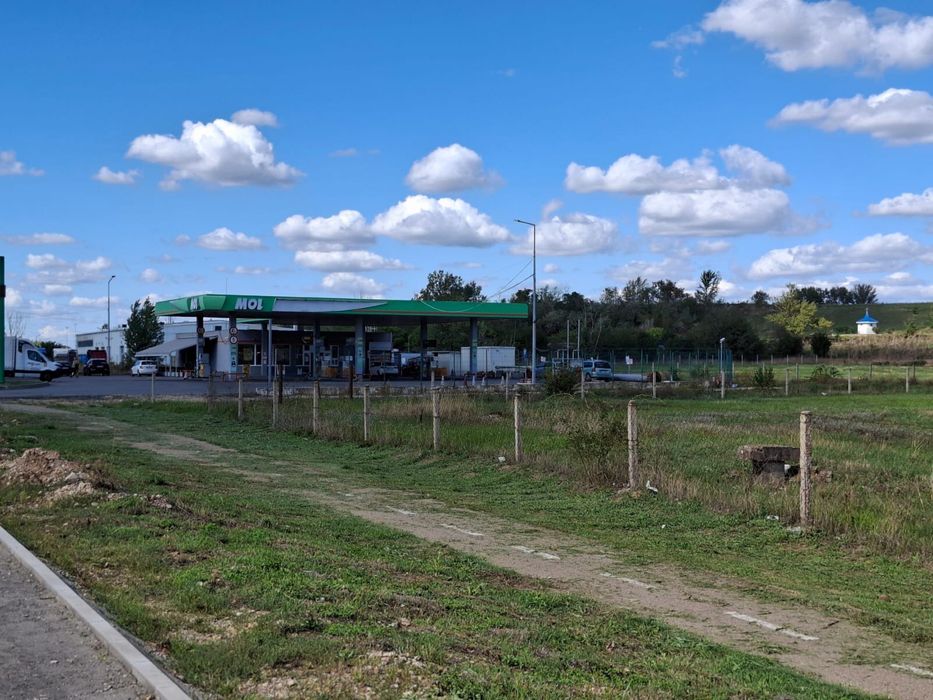 Vand teren intravilan situat pe calea Borsului nr 39