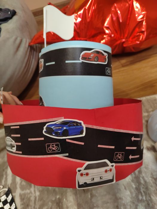 Торта от картон за рожден ден 10лв