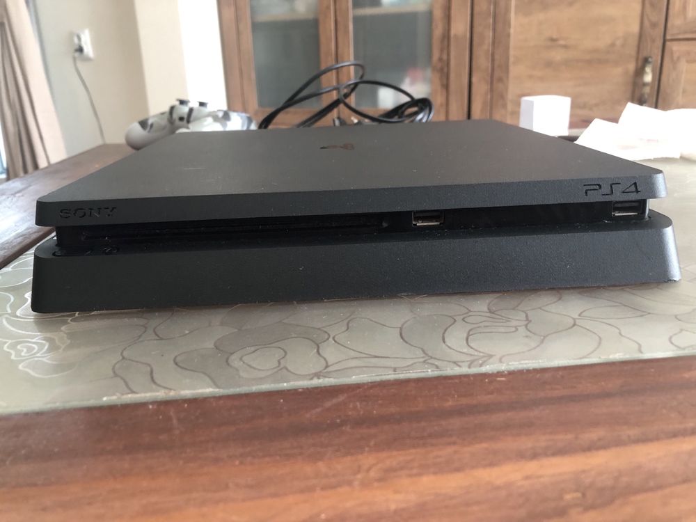 Ps4 slim 1tb