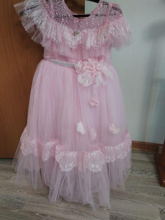 Продам платье 10000тг