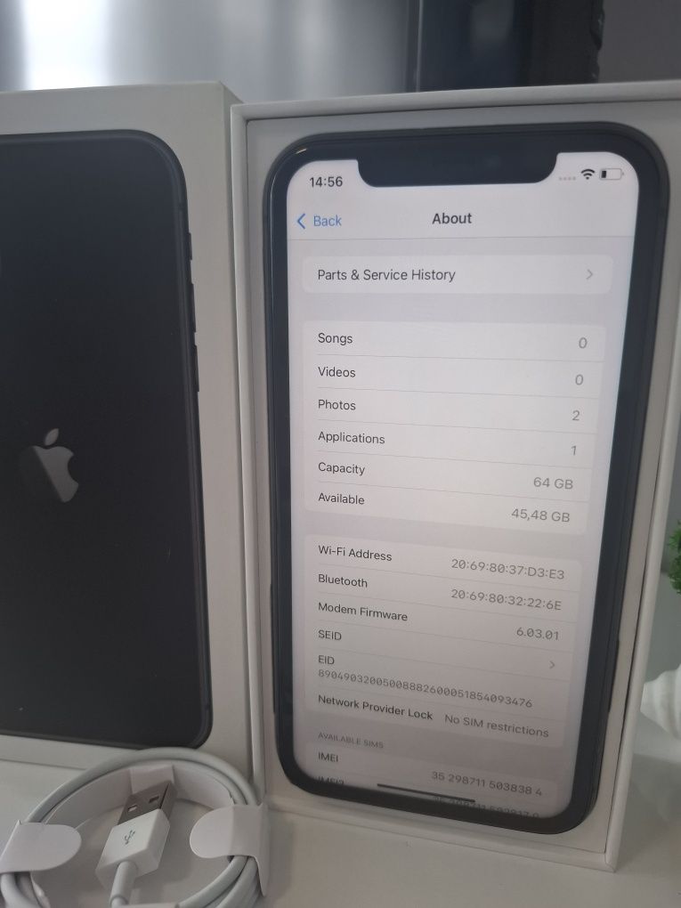 Iphone 11  + пълен комплект. Възможен коментар.
