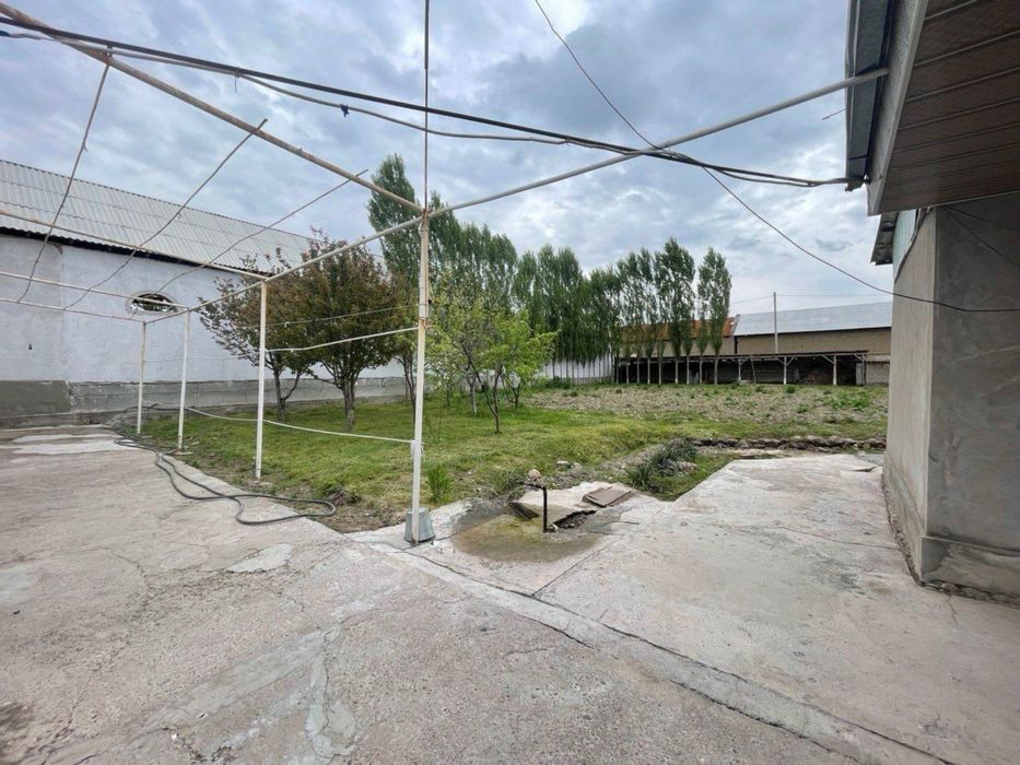 Oqqorgonda uy sotiladi