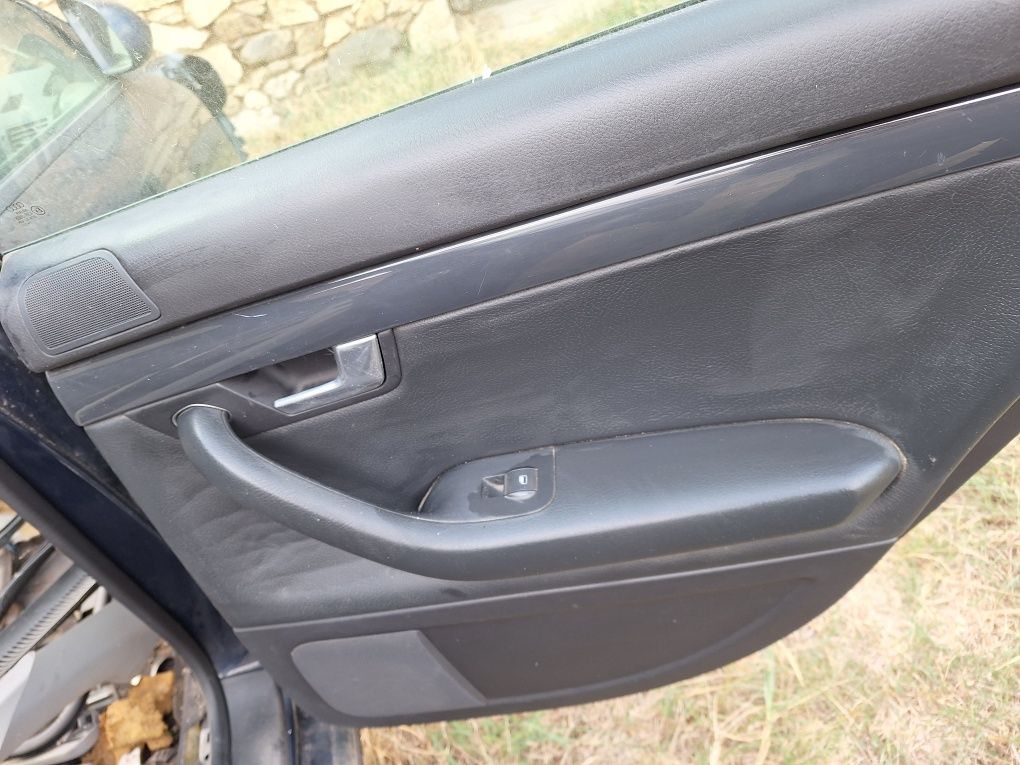Audi A4 B6 1.9tdi Предна дясна врата в Уникално състояние тъмно синя