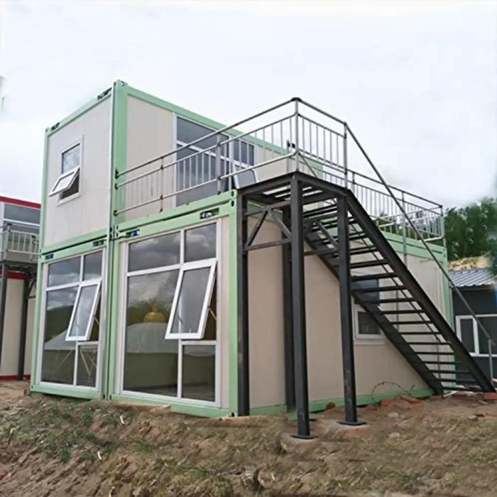 Vand container modular cu etaj pe structura metalică