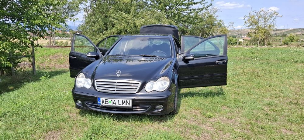 Vând Mercedes C class