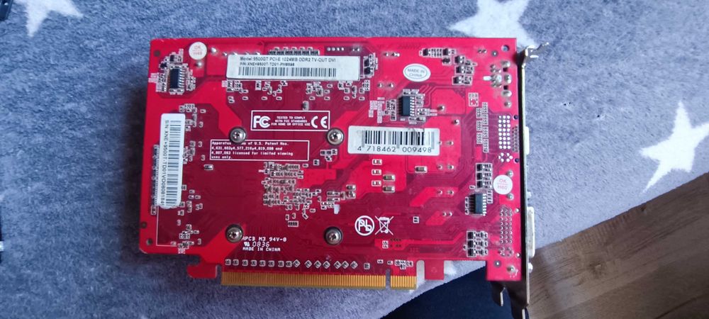 Componente calculator: MONITOARE / PLACI VIDEO / SDD-uri