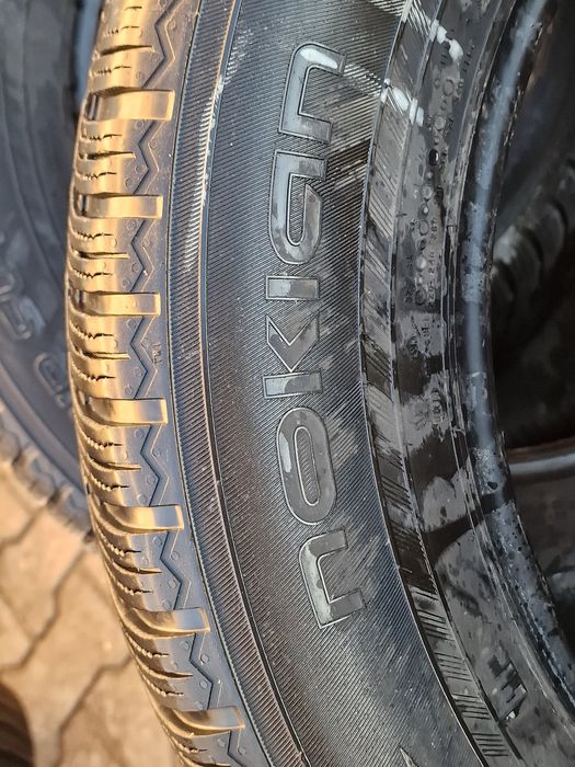 255 60 18 Nokian