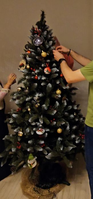 Vând brad artificial de Crăciun, 210m