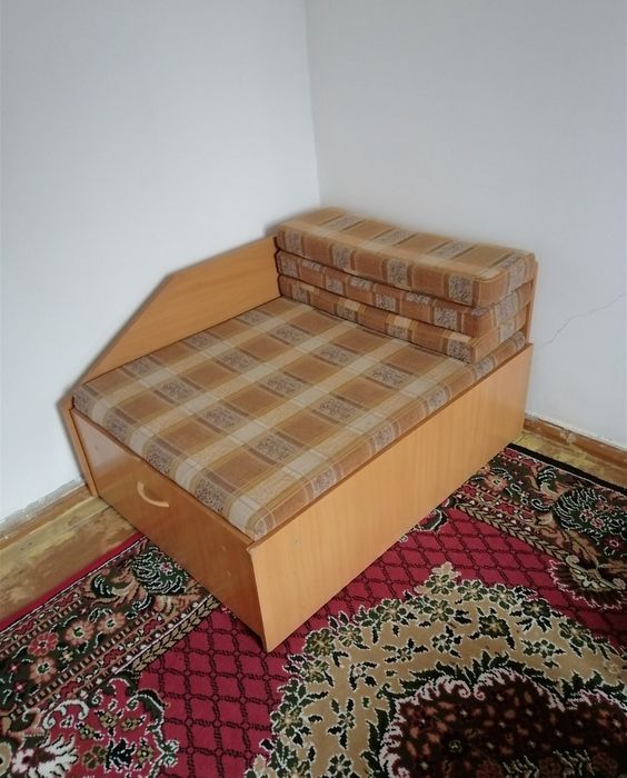 Продам складную кровать, в собранном виде 1, 5, а, в раскладном 2,0