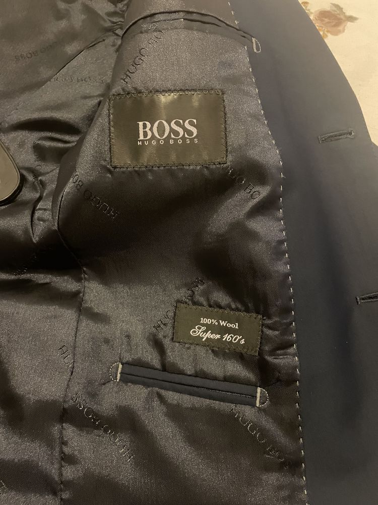 Costum Hugo Boss