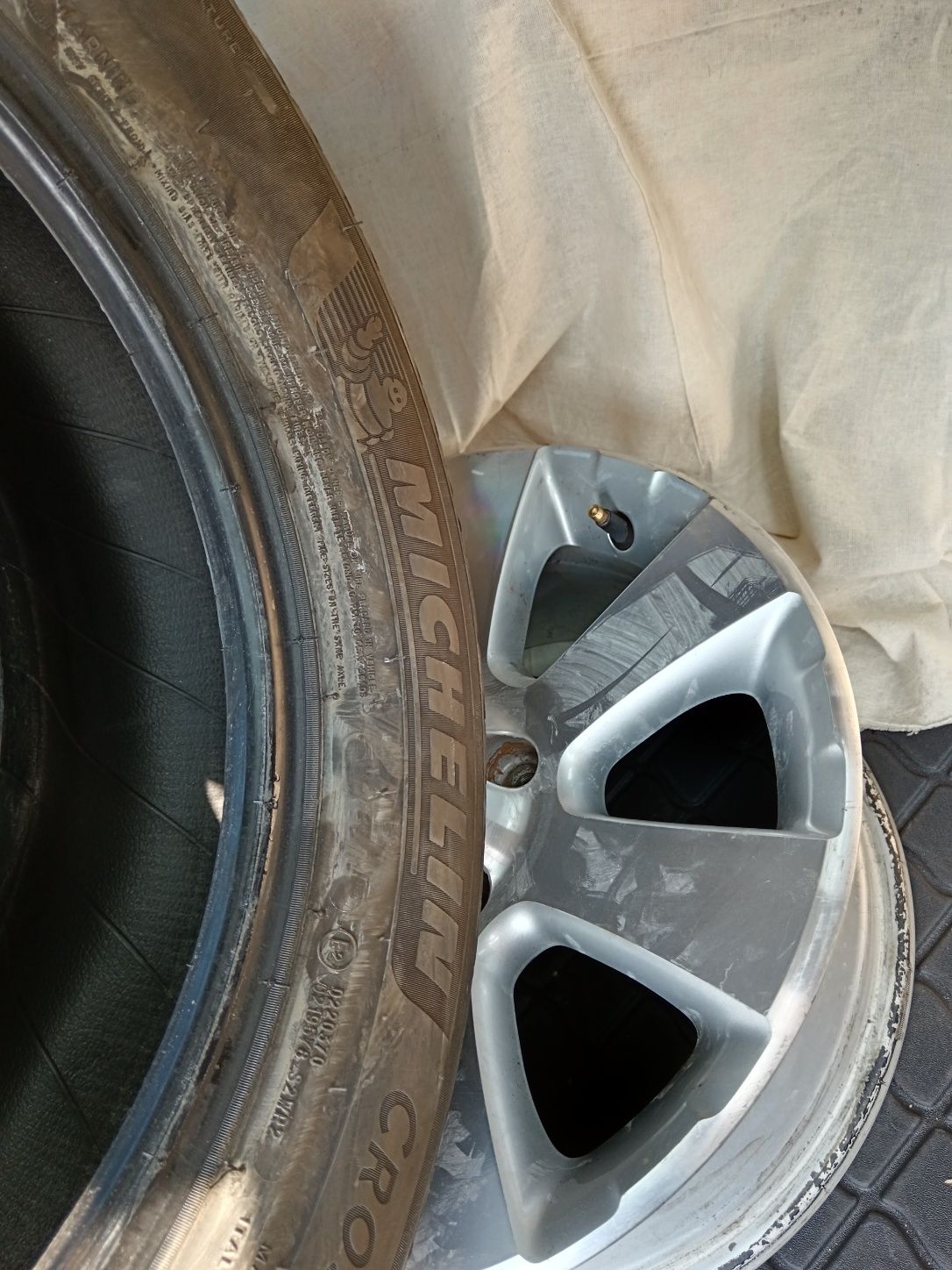 Всесезонни Michelin Crossclimate 2 215/60 r16 99v, Dot 51/21